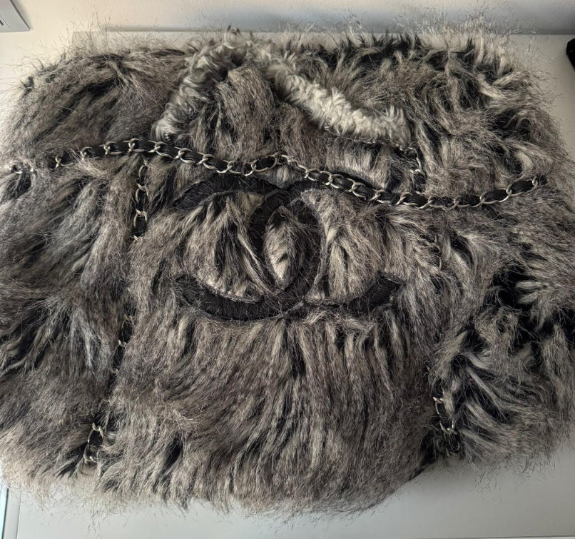 Chanel 2010 tote bag