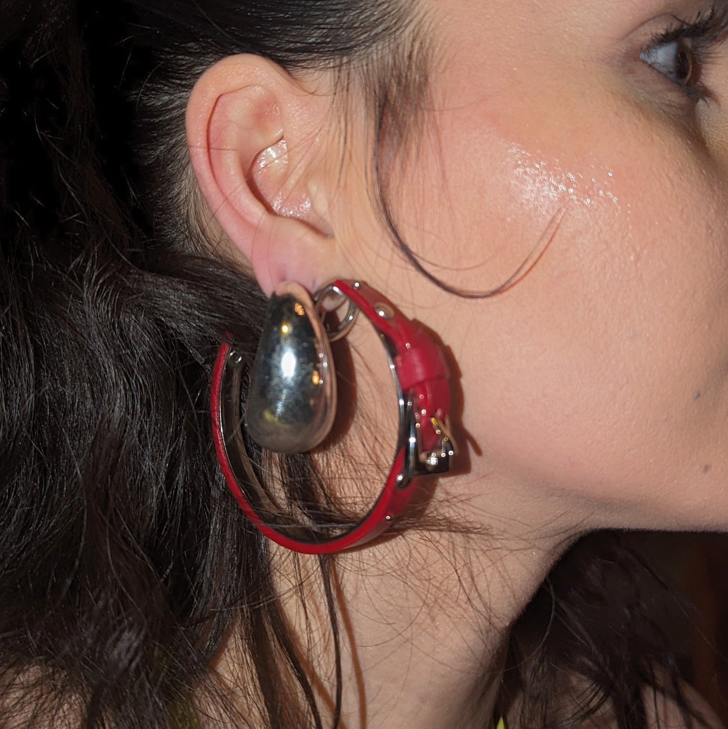 Dior earring by Galliano in burgundy leather - Bondage F/W 2003