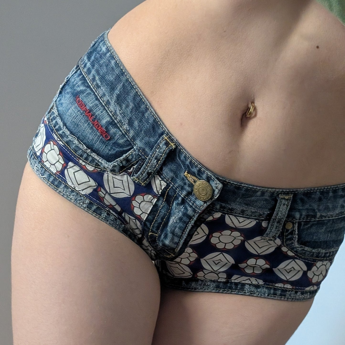 Dsquared2 Mini Shorts - M