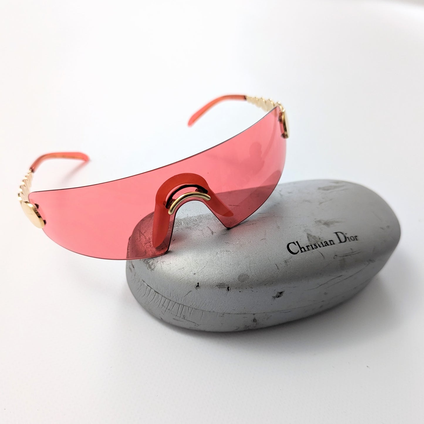 Pink “delirium” sunglasses